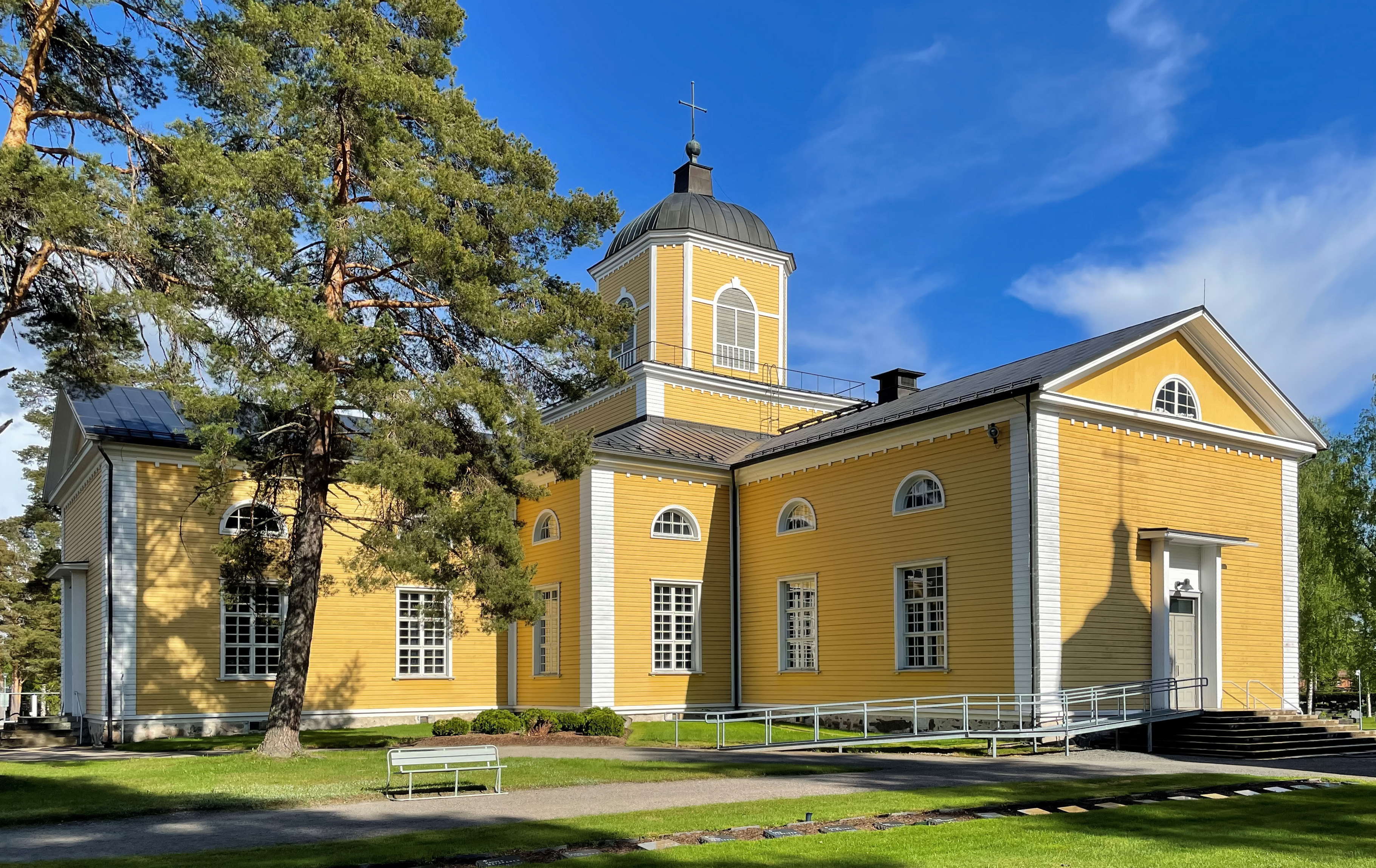 KM1974_MaaninganKirkko4 (1).jpg