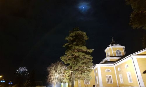 Iltamessu hiljaisuuden lauluin ja rukouksin Maaningan kirkko ilalla.