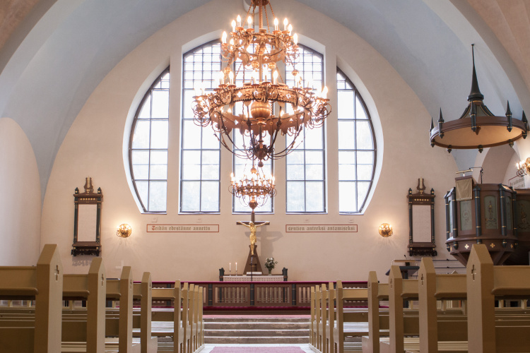 Muuruveden kirkon sisäkuva.