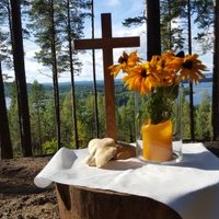 Luomakunnan sunnuntain metsäkirkko Puijonnokan laavulla Luomakunnan sunnuntain metsäkirkko Puijonnokan laavulla