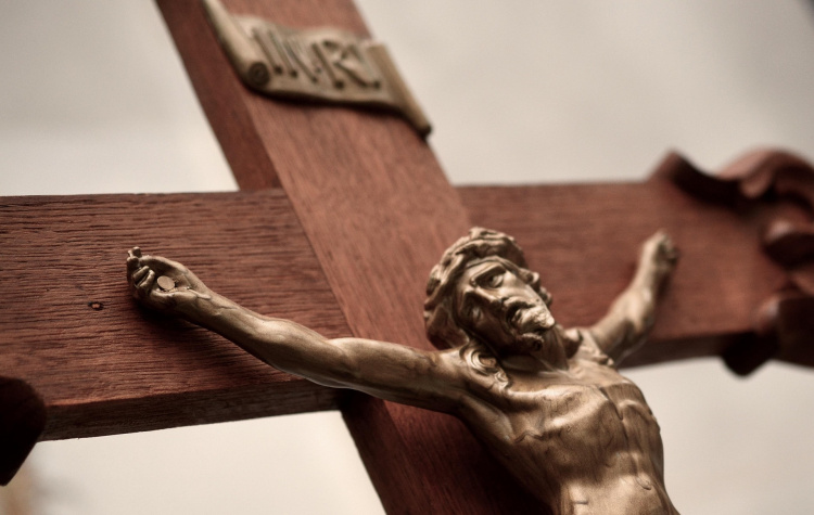 Nikean uskontunnustuksen juhlavuoden luento- ja keskustelusarja alkaa Jeesus Kristus naulittu ristille.