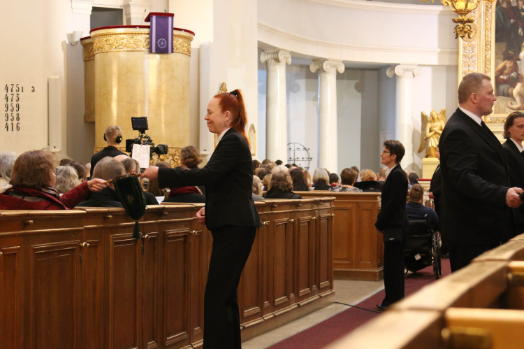 Messuavustajien tapaaminen Kolehti