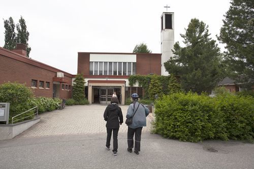 Aikuiset Puijon kirkolla